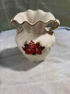 lot 5265 image: 8�� x6 12�� poinsettia pitcher