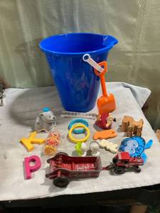 lot 5271 image: Bucket of toys