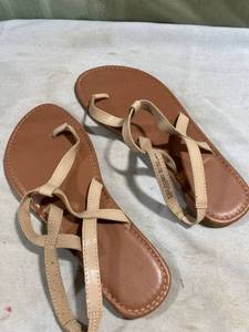 lot 5289 image: Time Tru size 9 sandal
