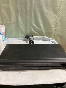 lot 5296 image: Toshiba, DVD video player no remote lights up, opens no further testing