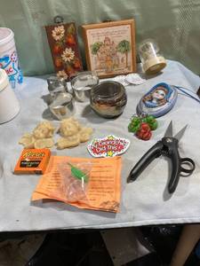 lot 5302 image: Flat of miscellaneous items