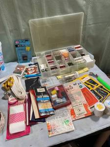 lot 5310 image: Miscellaneous sewing stuff