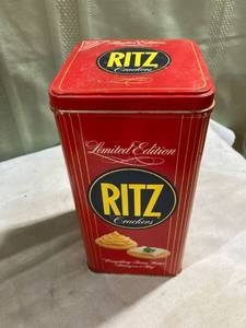 lot 5321 image: 4 14�� x 9�� Limited edition Nabisco Ritz crackers, tin, 1986