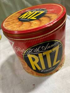 lot 5324 image: 6�� x 6�� Nabisco��s Ritz 50th anniversary Tin 1984