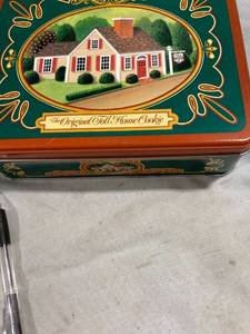 lot 5333 image: 8�� x 6�� x 2 12�� the original toll house cookie tin