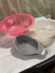 lot 7655 image: 1) 11�� princess ball, and two small strainers