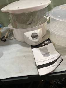 lot 7666 image: Black & Decker food steamer lights up no further testing