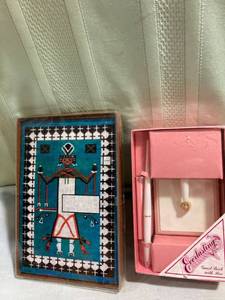 lot 7675 image: Aztec notepaper, everlasting, elegance, pin desk set