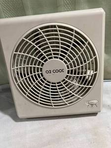 lot 7677 image: O2 Cool Fan works and tested on the battery part
