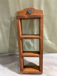 lot 7679 image: 15 12�� x 5 12�� wooden shelf