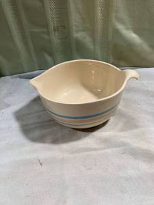 lot 7701 image: 10�� x 8�� x 4 12�� measuring cup ceramic