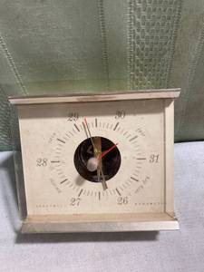 lot 7762 image: 4�� x 3 12�� barometer untested