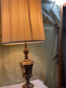 lot 7808 image: 38�� brass lamp works heavy