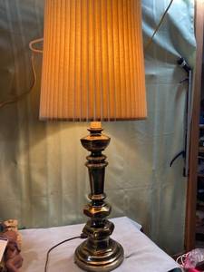 lot 7809 image: 37�� tall, brass lamp works on and off switch on cord