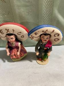 lot 7815 image: 5 12�� Mexican dolls