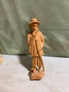 lot 7817 image: 8 12 inch handcrafted wooden Pilgrim