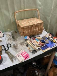 lot 7843 image: Sewing Box with stuffing