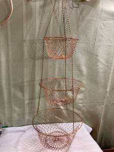 lot 7860 image: 3 clear hanging basket