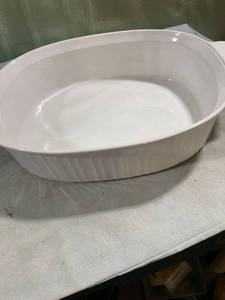 lot 7869 image: 14 12 inch baking dish handle to handle