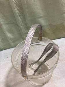 lot 7883 image: 5 12�� x 5 12�� glass ice bucket