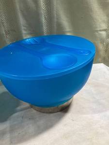 lot 7896 image: 10�� x 6 14�� salad bowl with utensils