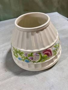 lot 7905 image: Beautiful spring Yankee candle topper 6 12 inches across bottom