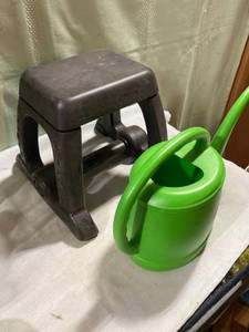 lot 7932 image: Small stool 6 12�� x 8 12�� and watering can