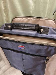 lot 7935 image: American Tourister bag 15 x 12��