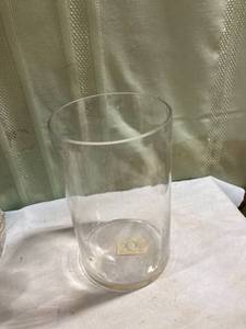 lot 7938 image: 6�� x 10�� large Vase