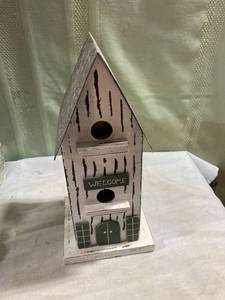 lot 7945 image: 12�� x 5 12�� welcome wood birdhouse tin roof