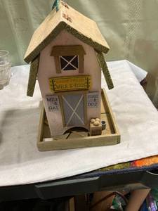 lot 7947 image: 7 14�� x 10 12�� x 7�� farm, fresh milk and eggs birdhouse