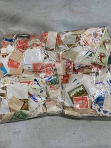 lot 7975 image: Large collection of stamps