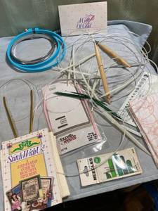 lot 7979 image: assortment of knitting needles and extra sewing stuff