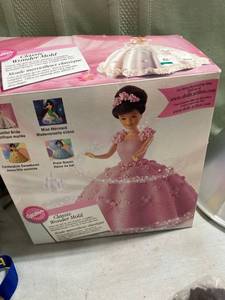 lot 7987 image: Classic, wonder, mold create the doll of your dreams complete easy to follow instructions