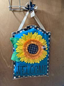 lot 7997 image: 15�� x 21�� send flower wall hanging