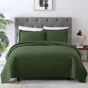 lot 7722 image: EXQ Home Quilt Set King Size Olive Green 3 Piece,Lightweight Soft Coverlet Modern Style Squares Pattern Bedspread Set(1 Quilt,2 Pillow Shams)