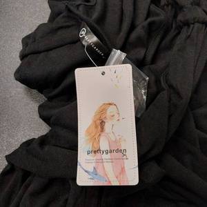 lot 8264 image: Pretty Garden Black Jumpsuit XL