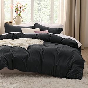 lot 8501 image: Bedsure Black Duvet Cover Queen Size - Soft Prewashed Queen Duvet Cover Set, 3 Pieces, 1 Duvet Cover 90x90 Inches with Zipper Closure and 2 Pillow Shams, Comforter Not Included