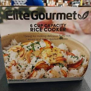 lot 8331 image: Elite Gourmet Elite Cuisine ERC006 Electric Rice Cooker with Automatic Keep Warm Makes Soups, Stews, Grains, Hot Cereals, White, 6 Cups Cooked (3 Cups Uncooked)