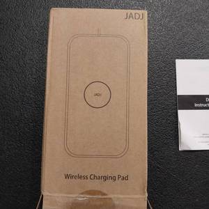 lot 8390 image: Wireless charging pad for a galaxy S20, S10, S9, S8 Note 10, 9, 8