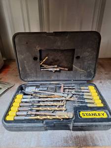 lot 3021 image: Lot of Hex Shank Drill Bits