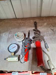 lot 3026 image: Soldering Supplies and Equipment, Pressure testing guage
