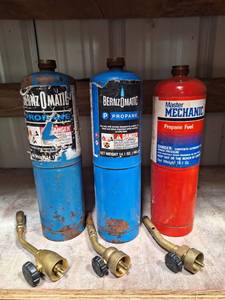 lot 3041 image: (3) Propane Fuel Tanks with Attachments - tanks are not full