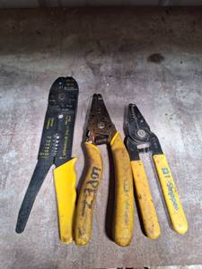 lot 3042 image: (3) Wire Cutters crimpers strippers