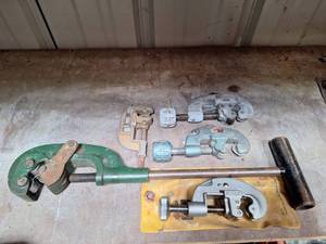 lot 3044 image: Lot of (5) Tubing Cutters