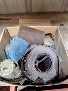 lot 3046 image: Lot of plumbers abrasive sandcloth