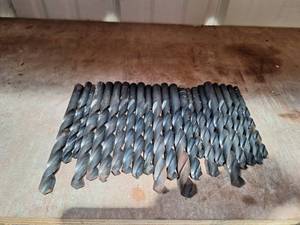 lot 3050 image: Lot of 22 Drill Bits