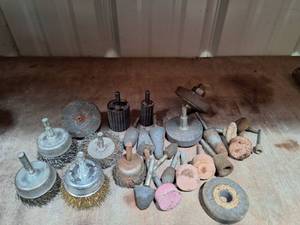 lot 3056 image: Lot of drill Head Attachments