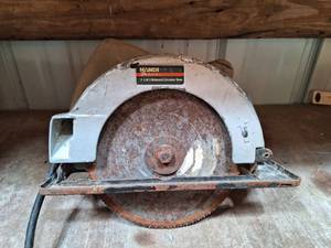 lot 3069 image: Circular Saw
