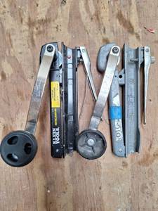 lot 3102 image: (2) electrician armored cable cutters Tool